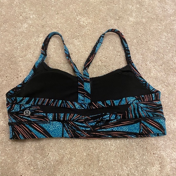 Lululemon sports bra size 6 - Picture 2 of 2